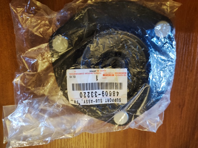 Опора передней стойки Toyota Camry 7