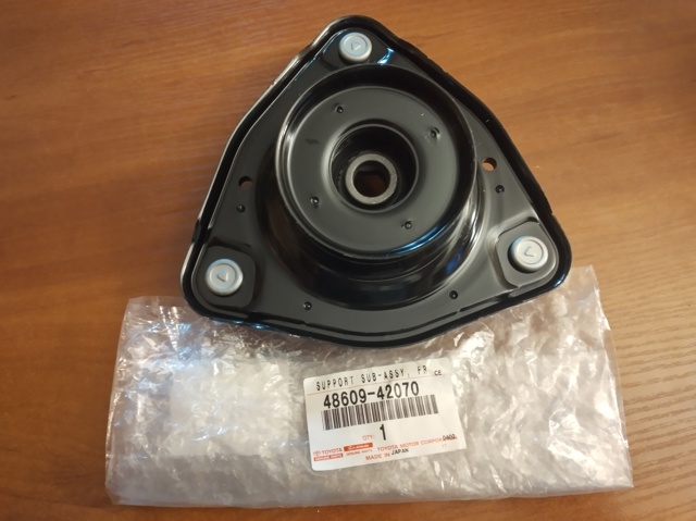 Подушка амортизатора переднего 4860942070 TOYOTA