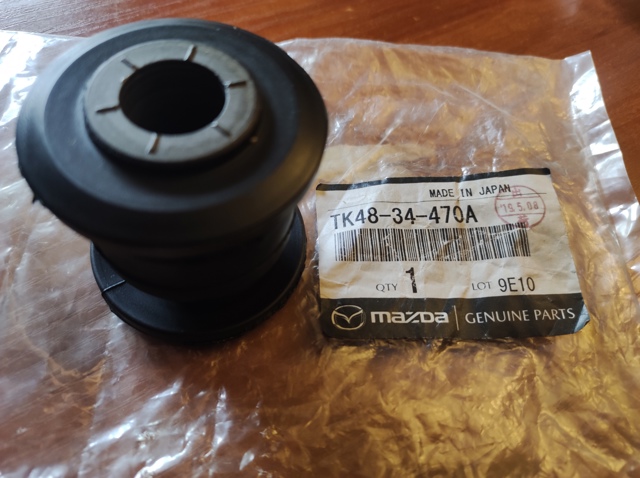 Сайлентблок нижний передней подвески TK4834470A MAZDA