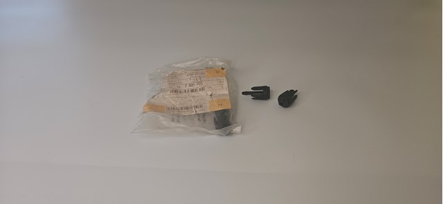 17117595701 BMW Пистон (клип) крепления подкрылка переднего крыла купить в Сумы