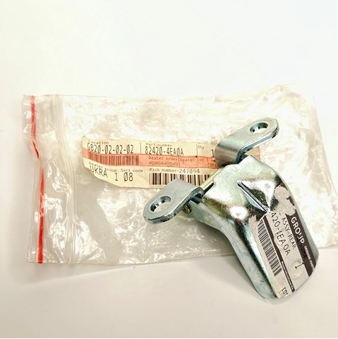 Петля передней двери, правой 824204EA0A NISSAN