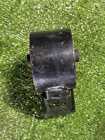Подушка передней опоры двигателя 112708J000 NISSAN