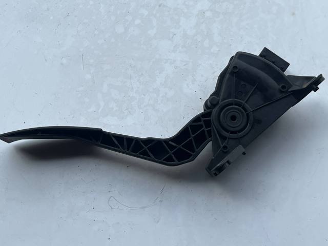 Педали газа 18002EB400 NISSAN