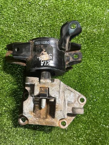 Подушка (опора) двигателя, левая 218301W000 HYUNDAI