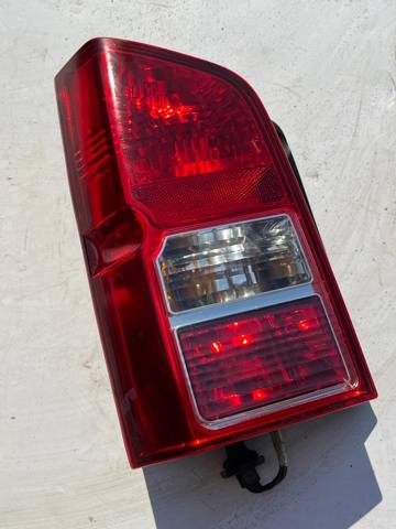 Задний левый стоп 26555EB30C NISSAN