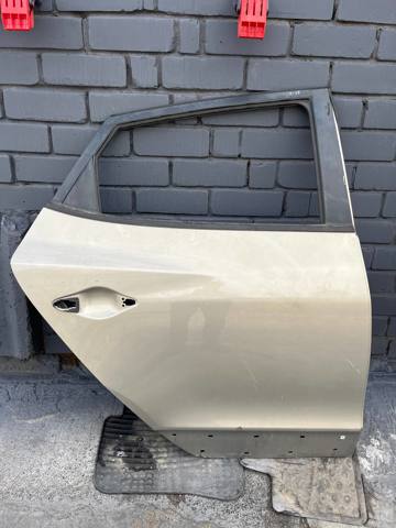 Дверь пассажирская задняя правая 770042Y000 HYUNDAI