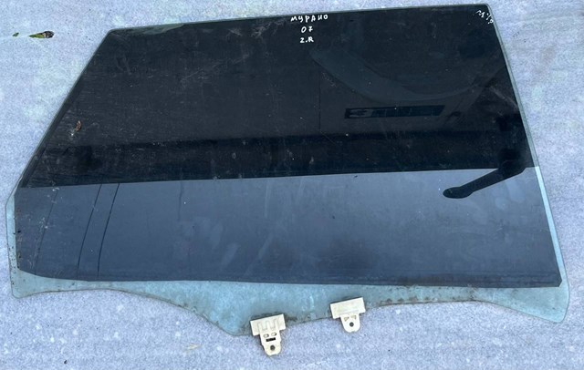 Окно задней двери 82300CA00A NISSAN