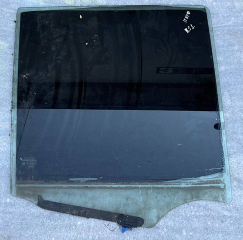 Окно задней двери 82300EB305 NISSAN
