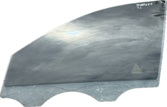 Окно (передней двери) двери 824113K000 HYUNDAI