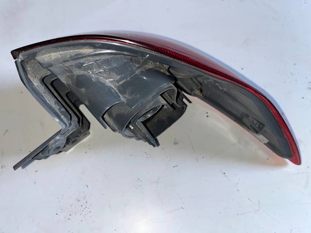 Фонарь задний 8330A915 MITSUBISHI