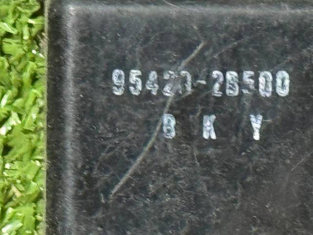 HYUNDAI 954202B500 Реле дворников в наличии Киев