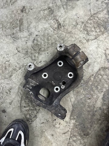 31216760954 BMW Цапфа (поворотный кулак) передний правый купить в Черновцы