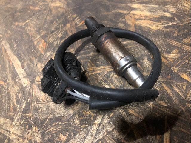 Датчик кислорода Volkswagen Golf III