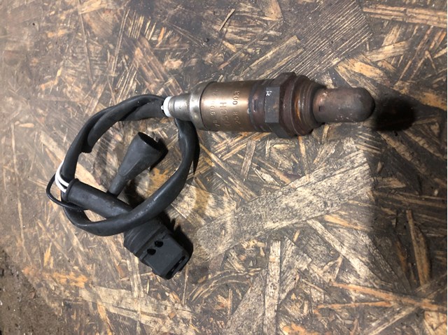 Датчик концентрации кислорода в отработавших газах Audi A8 D2