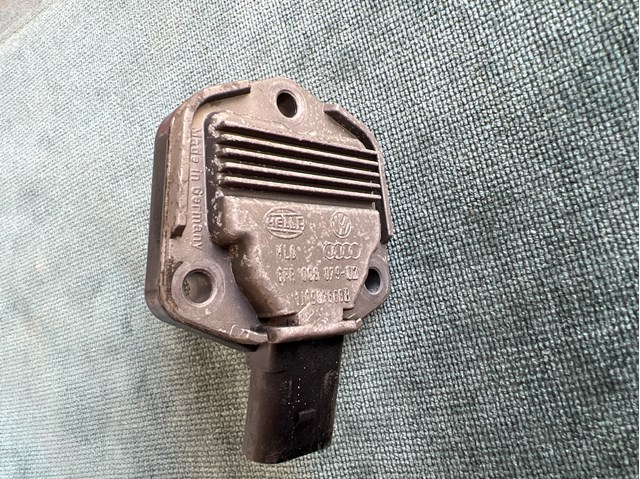 Датчик уровня масла Ауди А2