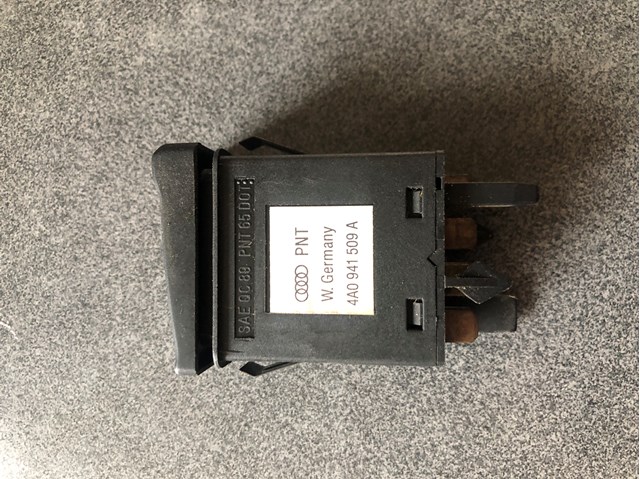 Кнопка аварийного сигнала 4A0941509A VAG