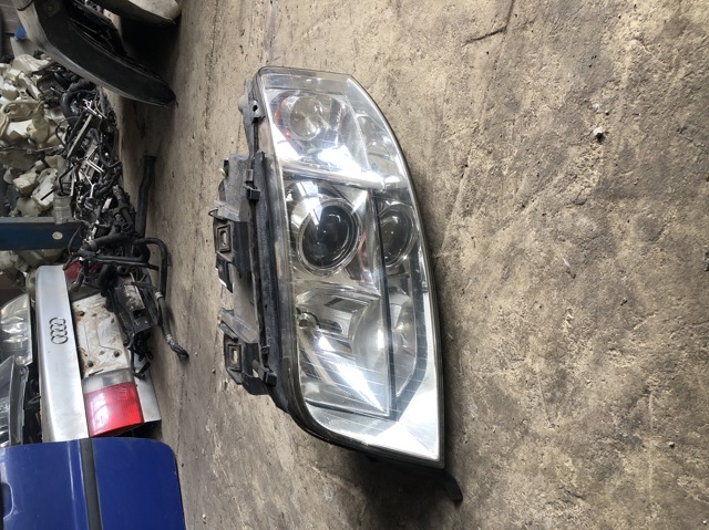 Фара дальнего света в сборе 4B0941003 VAG