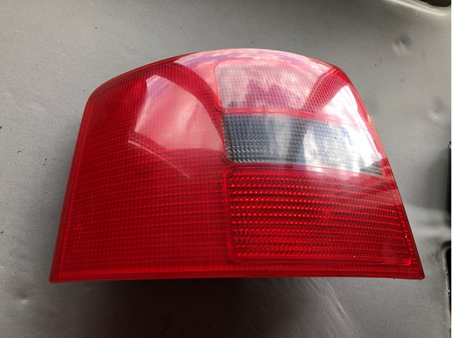 Задний левый стоп 4B9945095D VAG