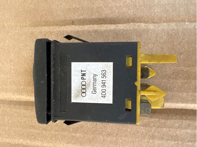 Кнопка включения ПТФ 4D0941563 VAG