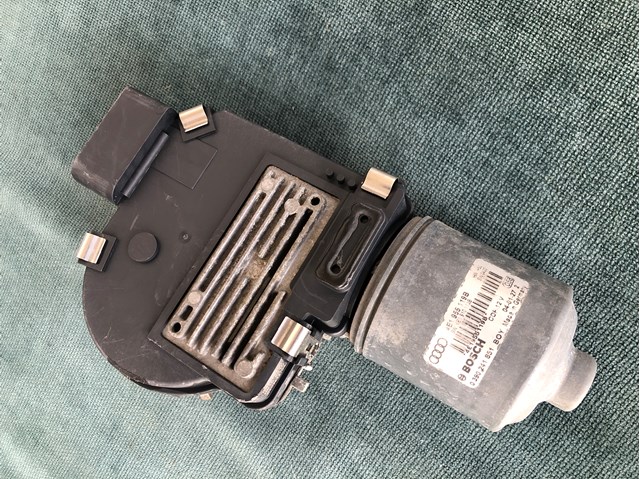 Мотор стеклоочистителя стекла (трапеции) Ауди А8 D3