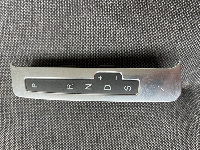 Облицовка рычага переключения передач АКПП 4L1713463A VAG