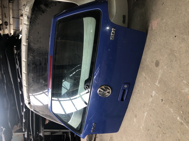 Дверь задняя багажная 6N0827025 VAG