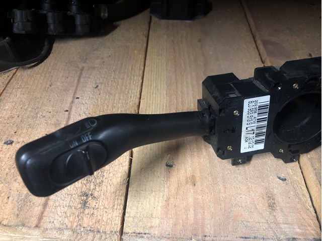 Подрулевой переключатель левый 8L0953513S VAG