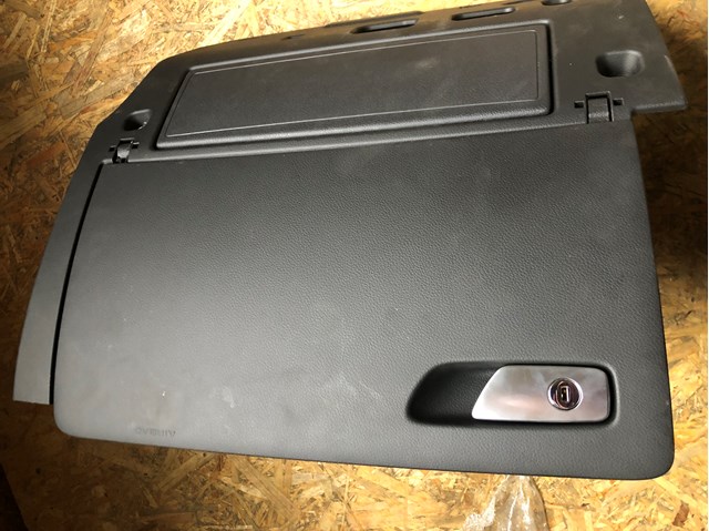 Бардачек 8V58803026PS VAG