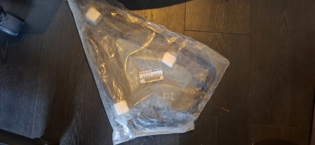 833009W50A Стекло кузова (багажного отсека) правое купить Винница