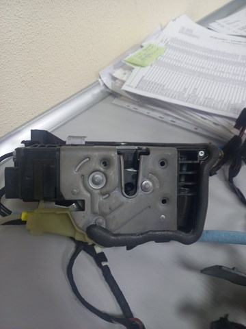 51217281948 BMW Замок двери передней правой купить в Киев