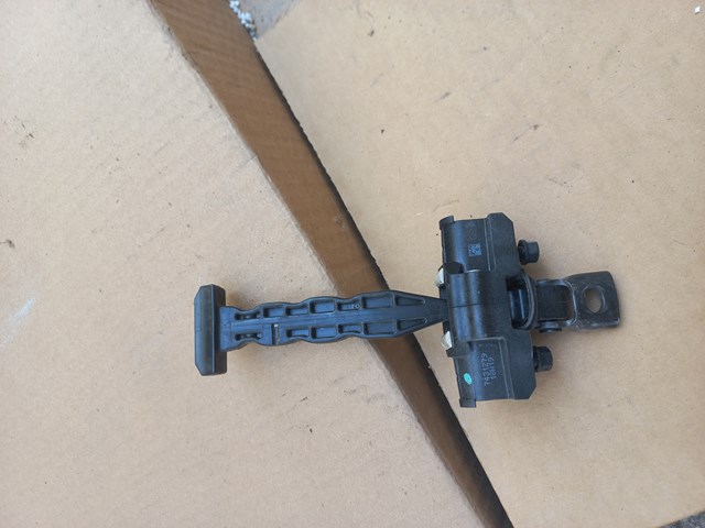 7431279 BMW Ограничитель открывания двери передний купить в Черновцы