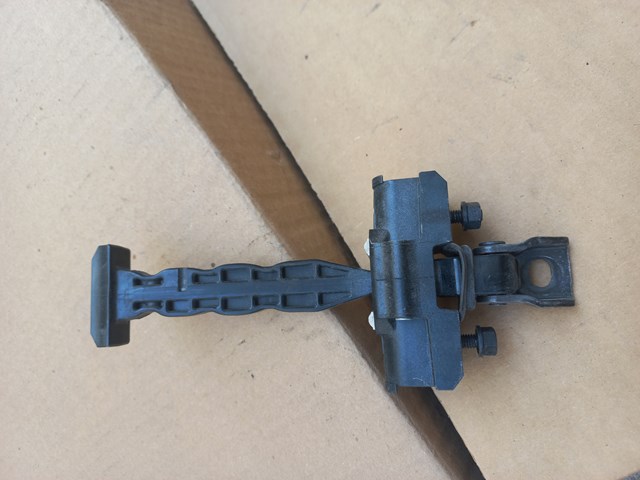 7431279 BMW Ограничитель открывания двери передний купить в Хмельницкий