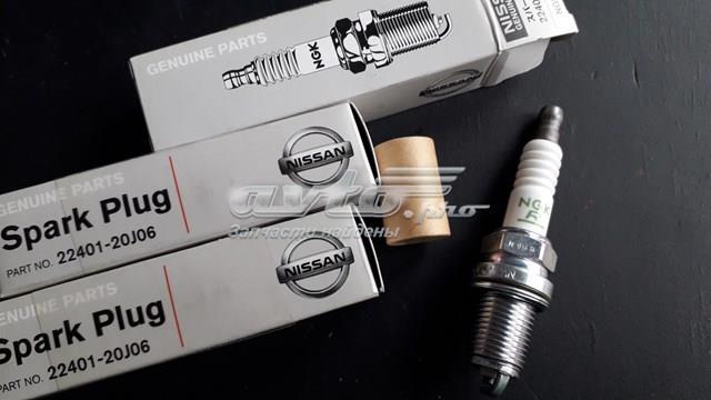 Свеча 2240120J06 NISSAN