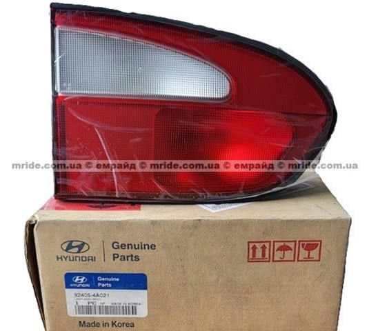 Задний левый внутренний фонарь 924054A021 HYUNDAI