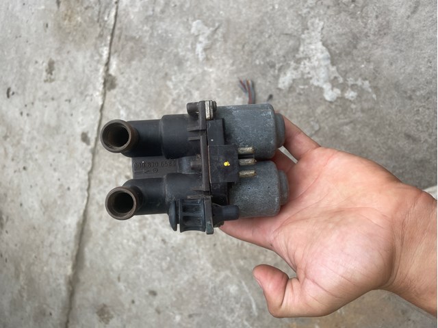 MERCEDES 0008306584 Кран печки в наличии Чернигов