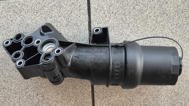 Корпус масляного фильтра 07K115397E VAG