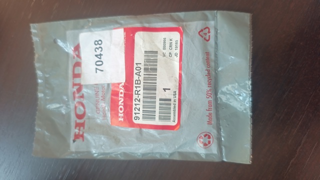 Передний сальник коленвала 91212R1BA01 HONDA