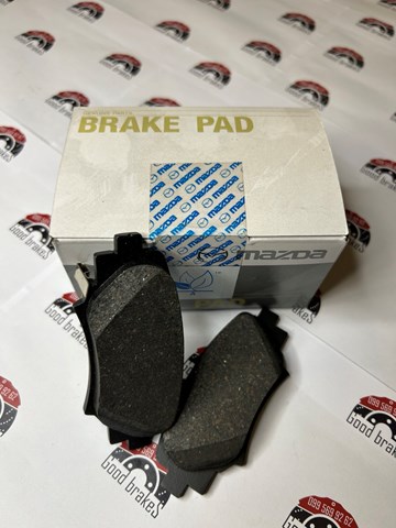 B4Y02648ZB MAZDA Задние тормозные колодки купить в Львов