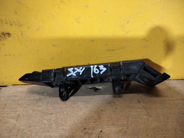 Кронштейн бампера переднего 7173165J00 SUZUKI