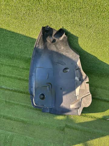 Подкрылок переднего крыла, правый задний A1676980202 MERCEDES