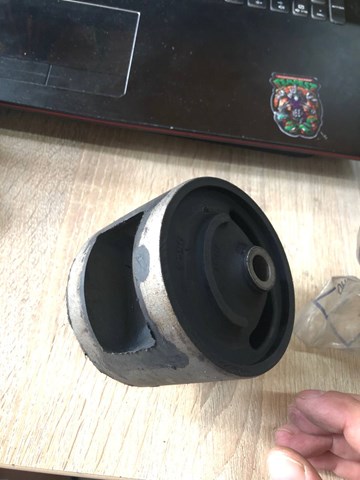 1127040U02 NISSAN Передняя опора двигателя купить в Харьков