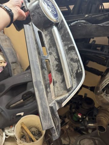 DM5Z8A284AA FORD Решетка радиатора купить в Киев