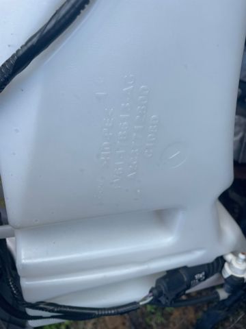 HM5Z17618B Бачок омывателя стекла купить Черкассы