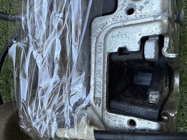 MERCEDES 2117200435 Замок передней правой двери в наличии Ужгород