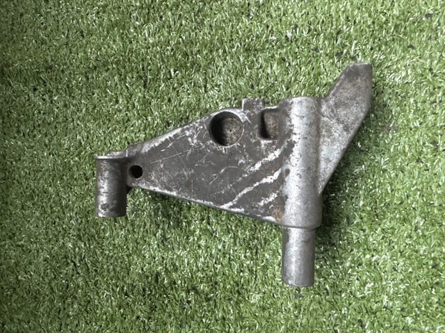 Кронштейн насоса ГУР R6062360230 MERCEDES