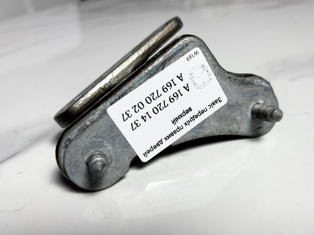 MERCEDES 1697200237 Петля двери передней правой в наличии Винница