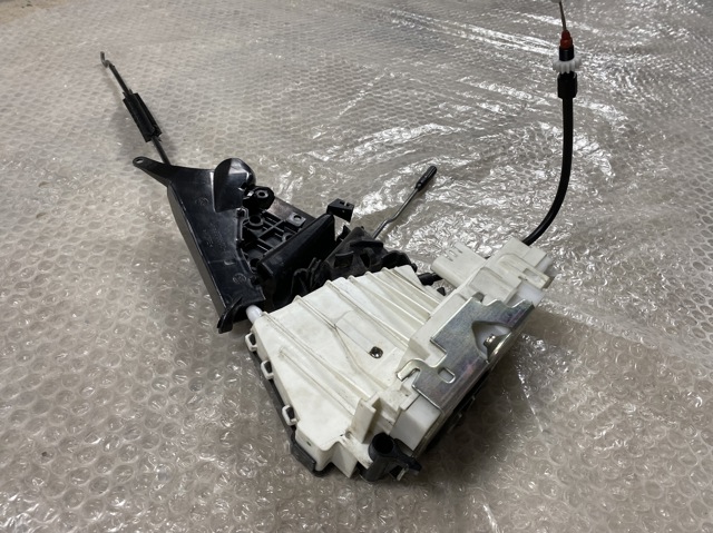 1697302135 MERCEDES Замок двери задней левой купить в Чернигов