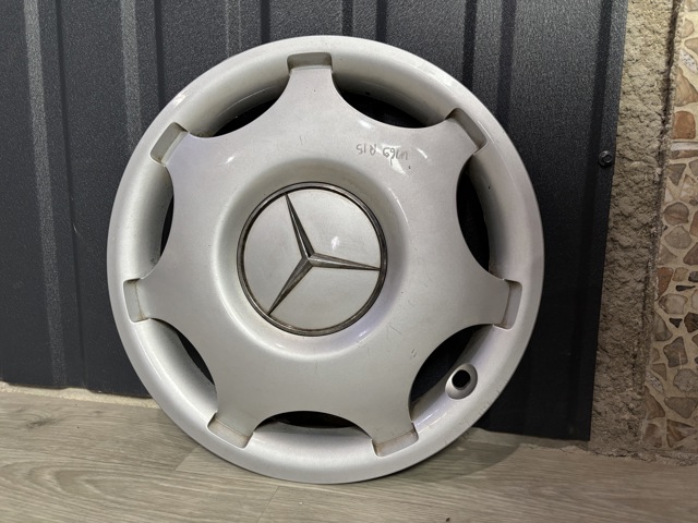 Колпак колесного диска 2034010024 MERCEDES