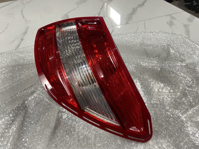 2048200264 MERCEDES Задний фонарь купить в Одесса