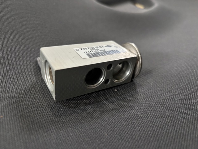 2468300084 MERCEDES Клапан TRV кондиционера купить в Харьков